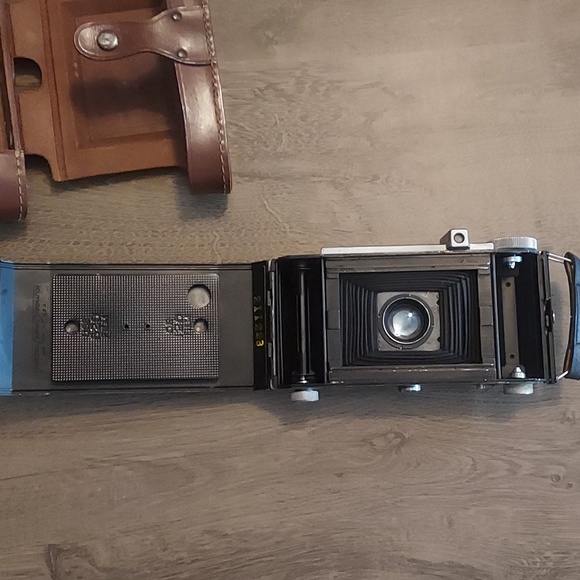 Rare vintage 1940s Universal Roamer II 620 film camera w leather case USA made - Picture 5 of 9